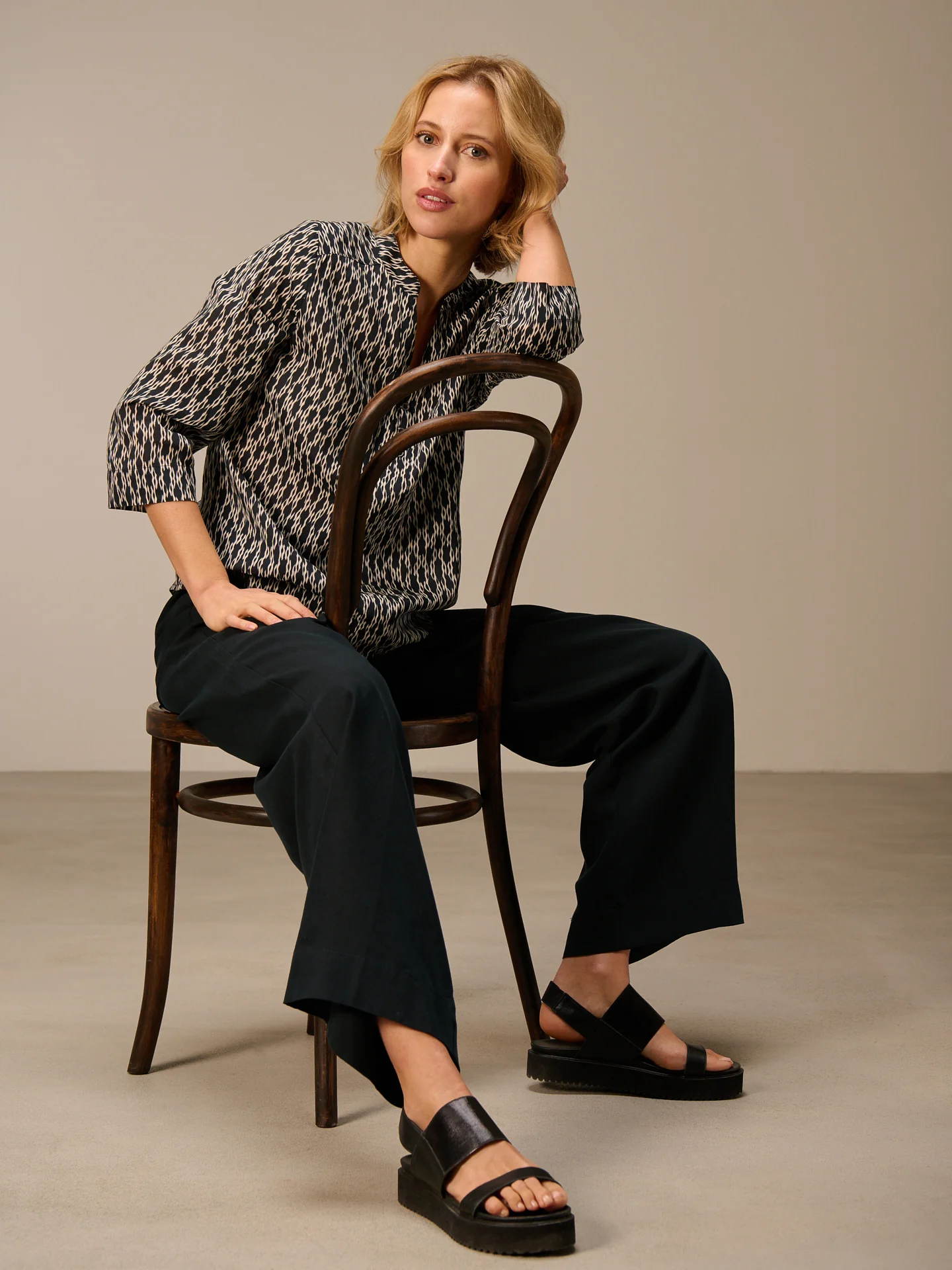 Bluse mit Stehkragen - Image 4