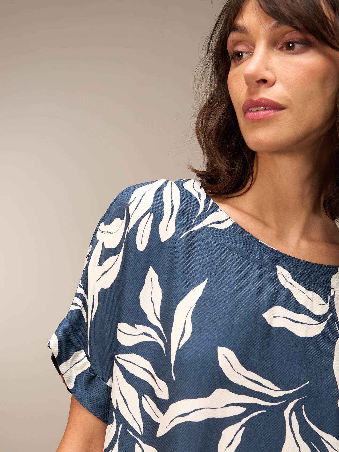 Bluse mit Rundhals - Image 3