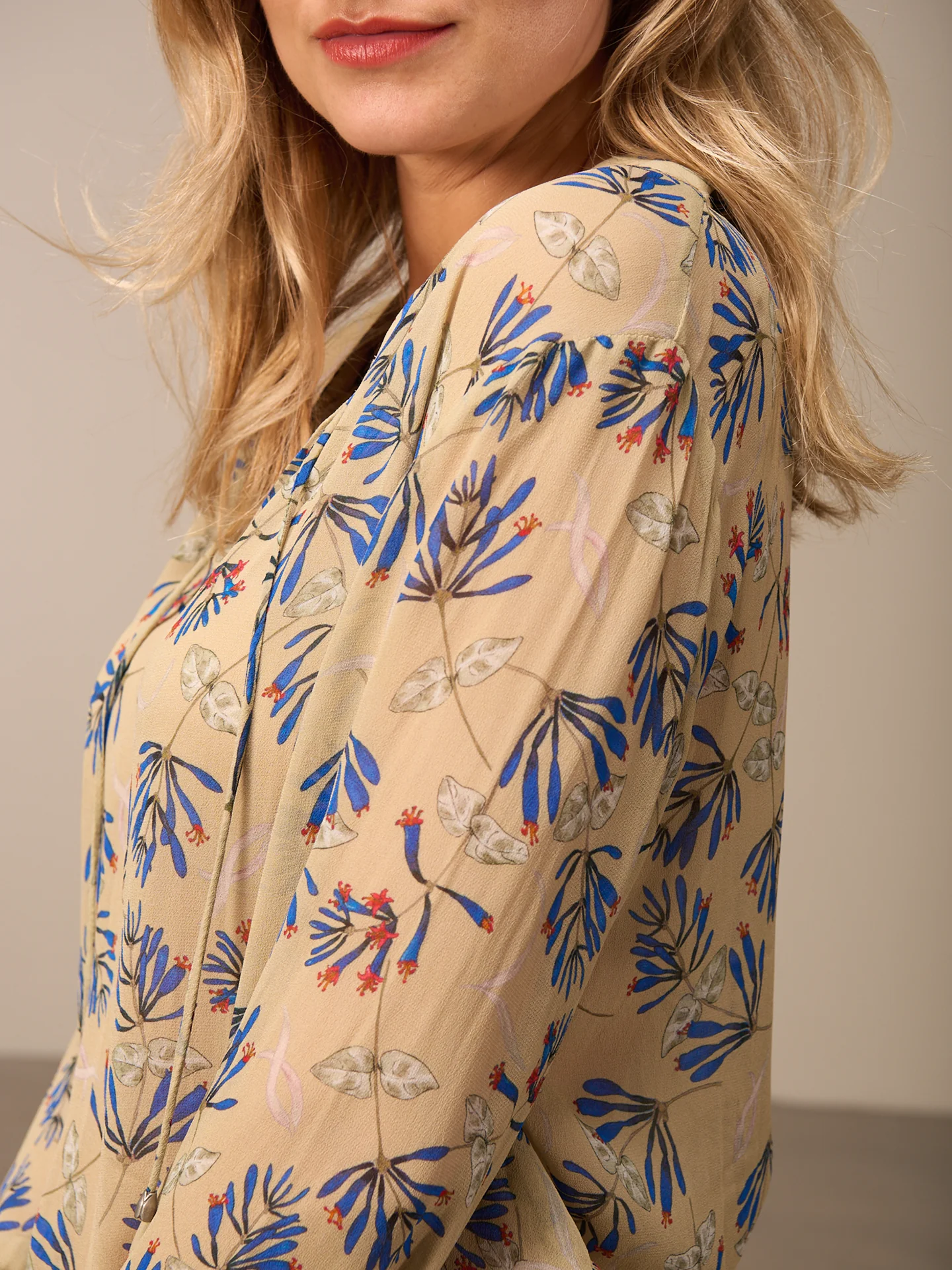 Bluse mit Stehkragen - Image 13