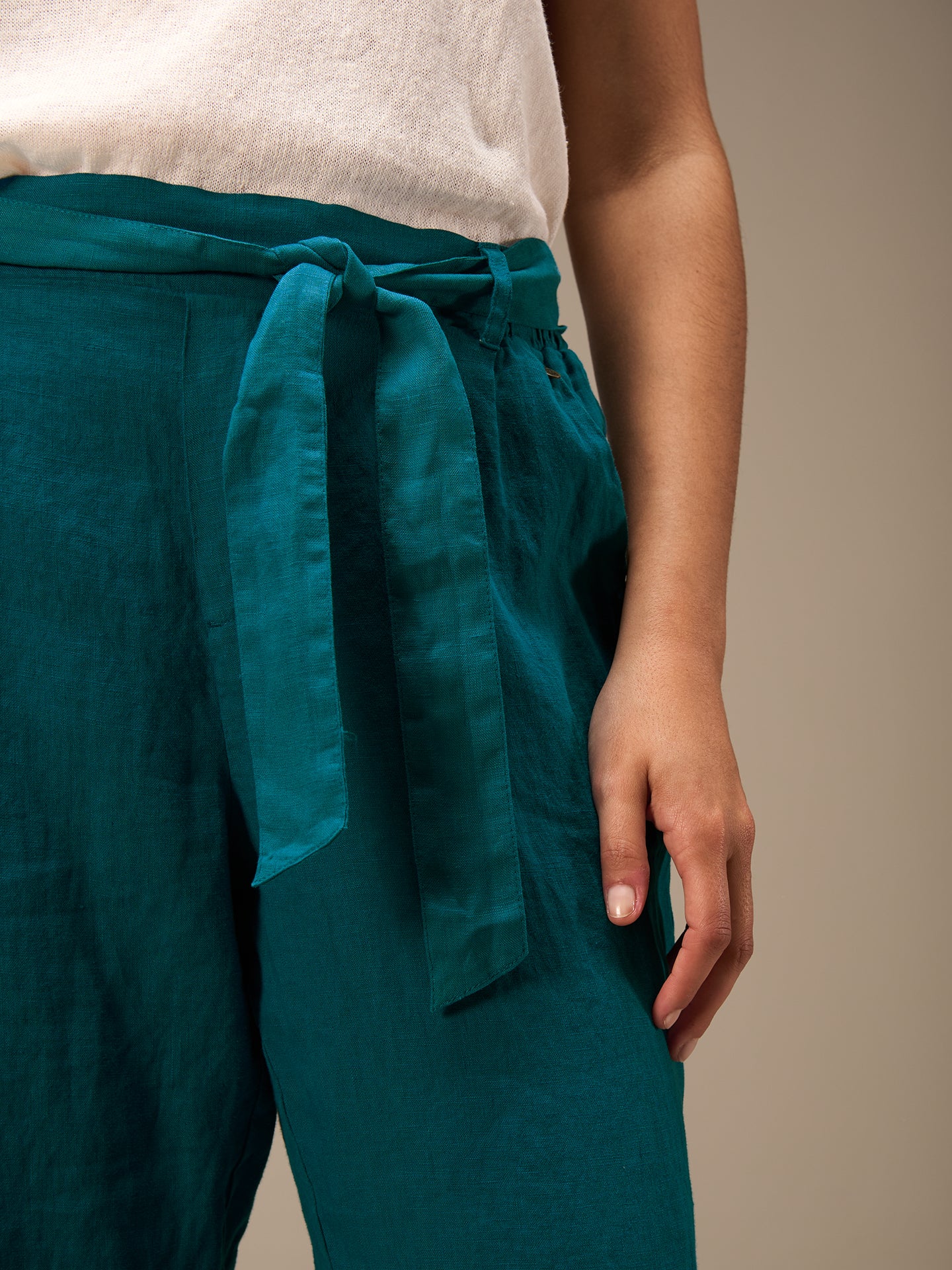 Hose mit Gürtel - Image 13