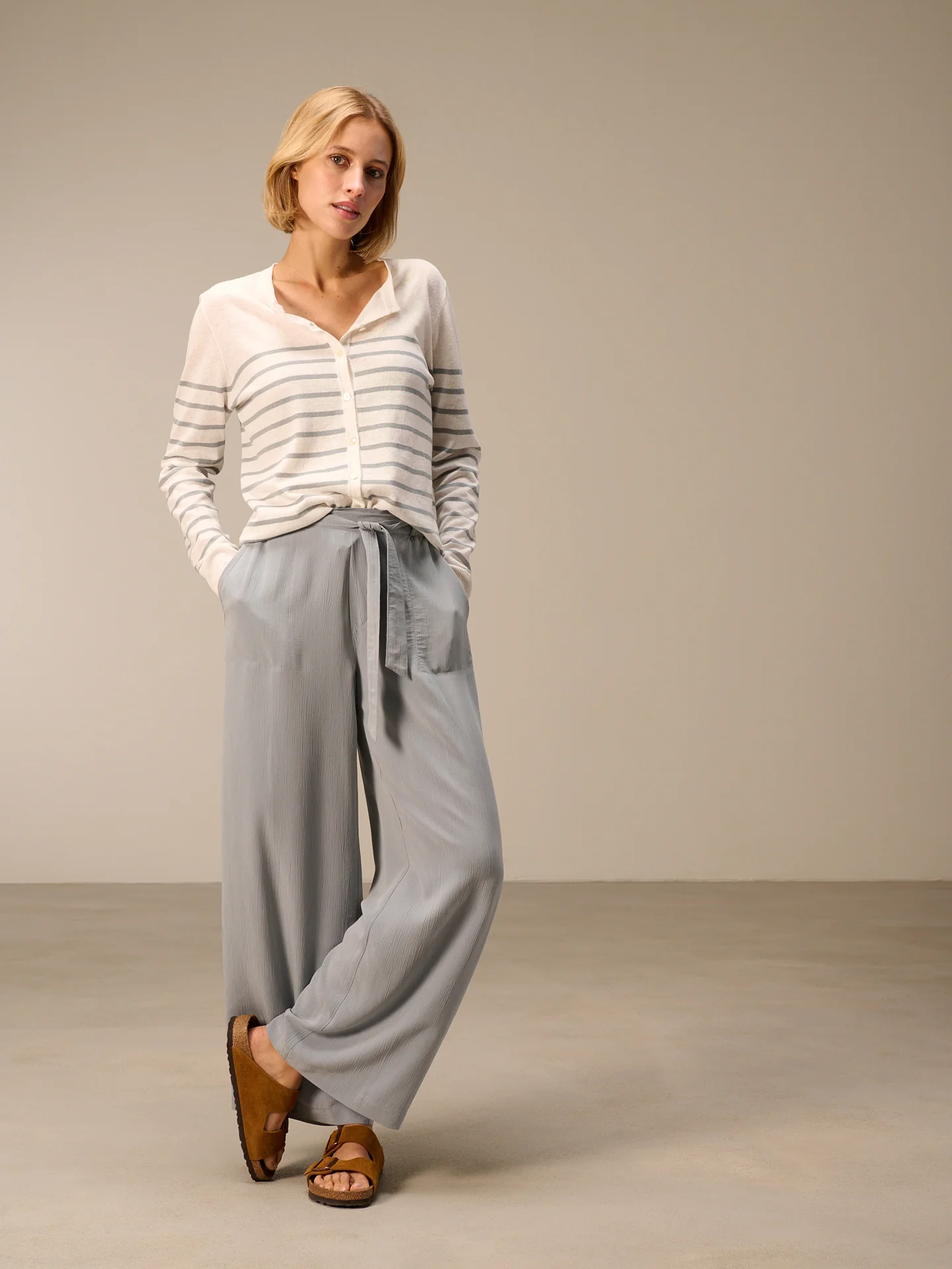 Strickjacke mit Leinen - Image 14