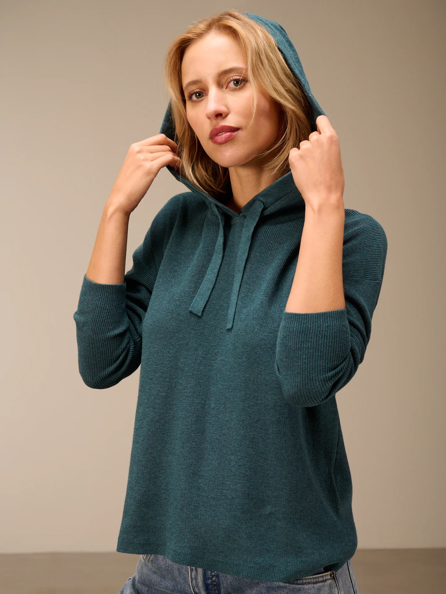 Pullover mit Kapuze - Image 12