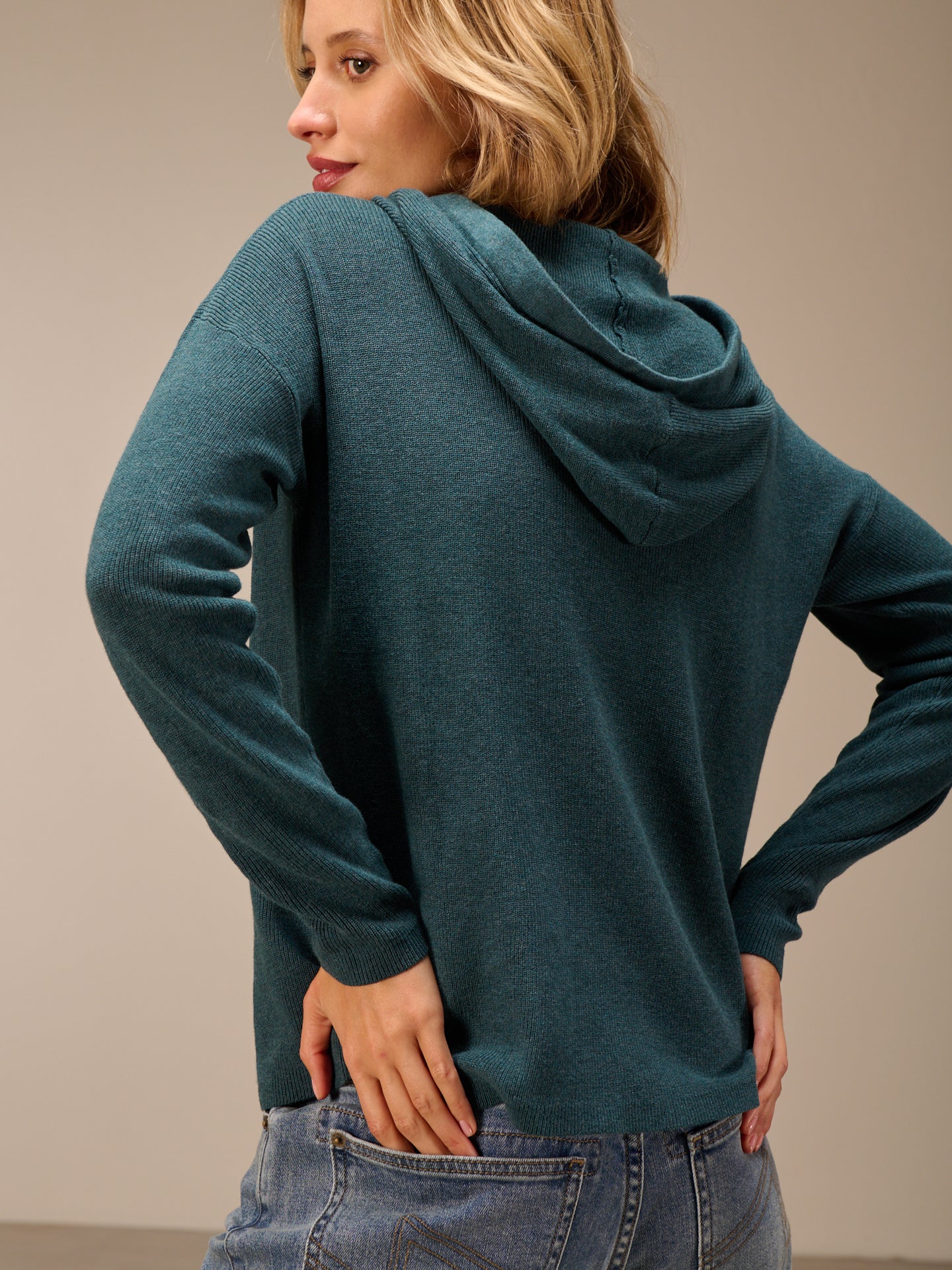 Pullover mit Kapuze - Image 15