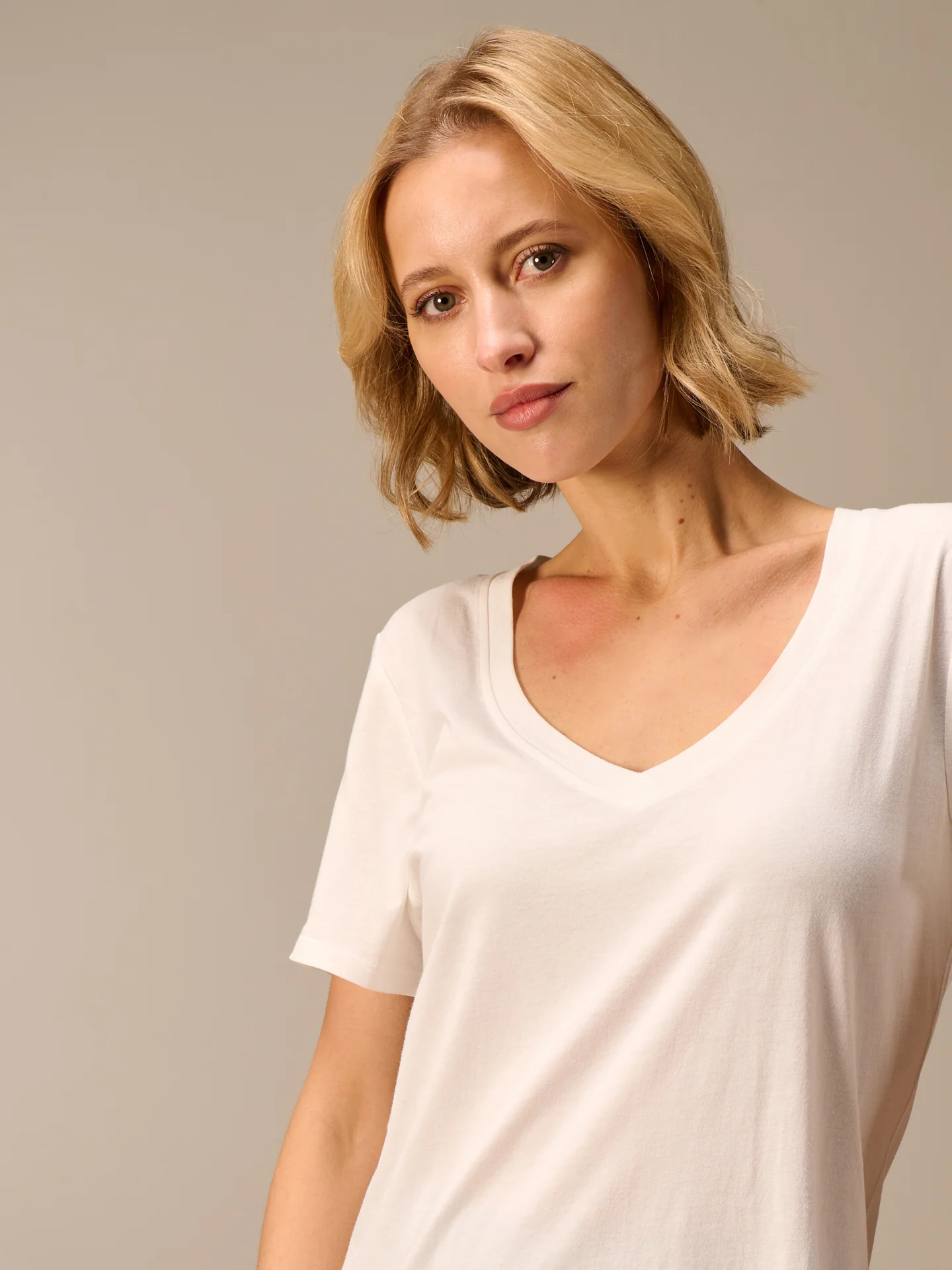 Shirt mit V-Ausschnitt - Image 8