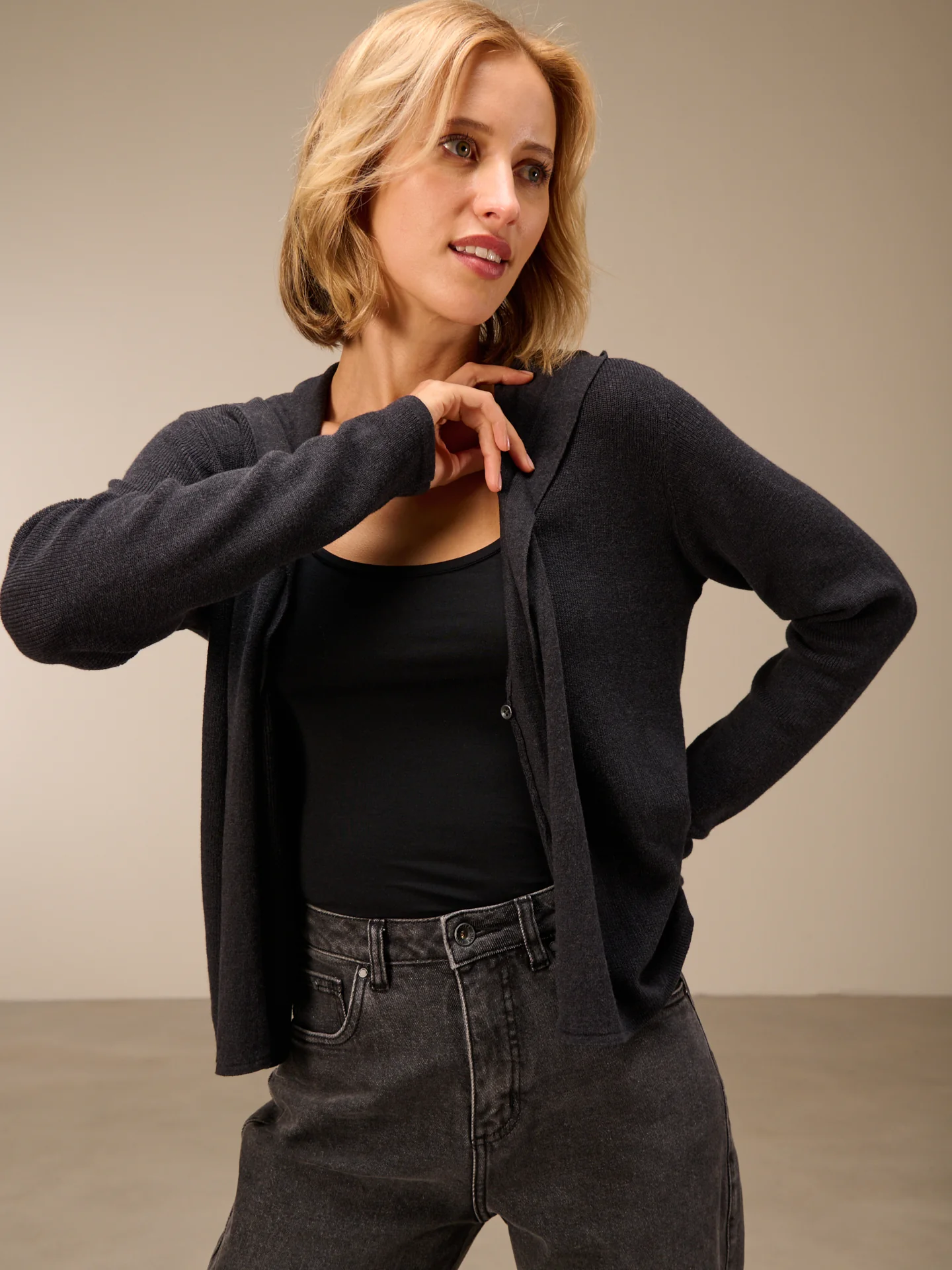 Strickjacke mit Kapuze - Image 3