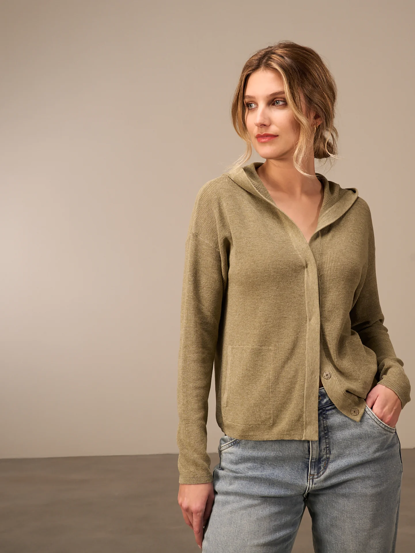 Strickjacke mit Kapuze - Image 17