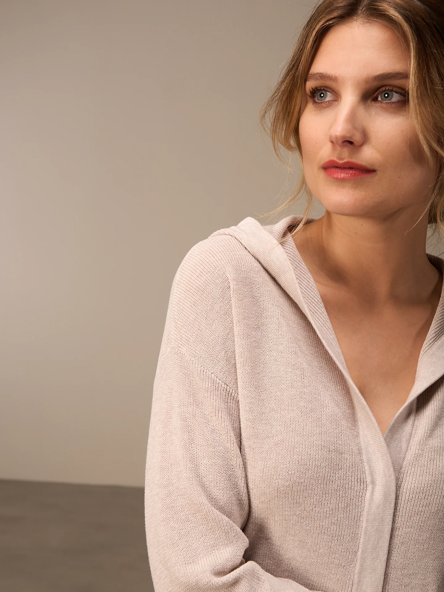 Strickjacke mit Kapuze - Image 7