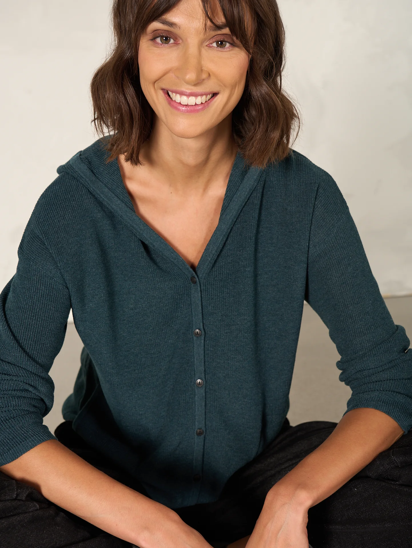 Strickjacke mit Kapuze - Image 11