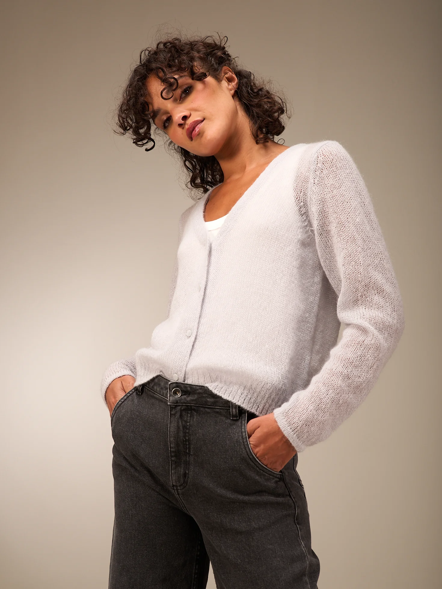 Strickjacke mit Knopfverschluss - Image 3