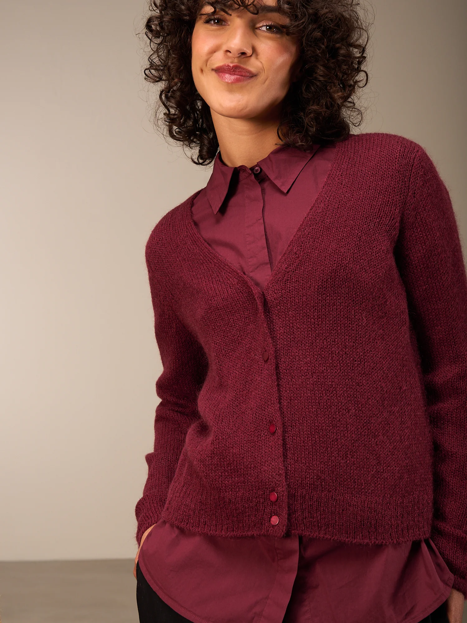 Strickjacke mit Knopfverschluss - Image 6