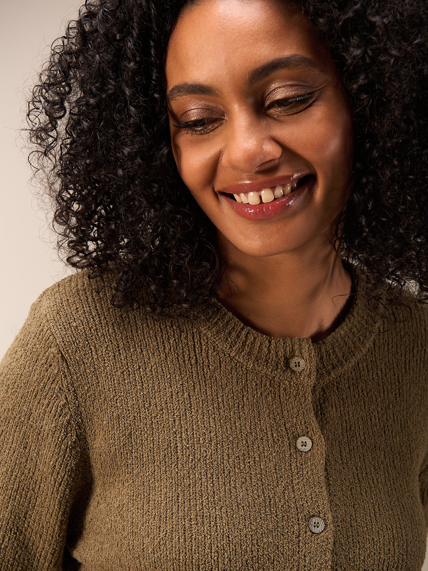 Strickjacke mit Knopfverschluss - Image 13