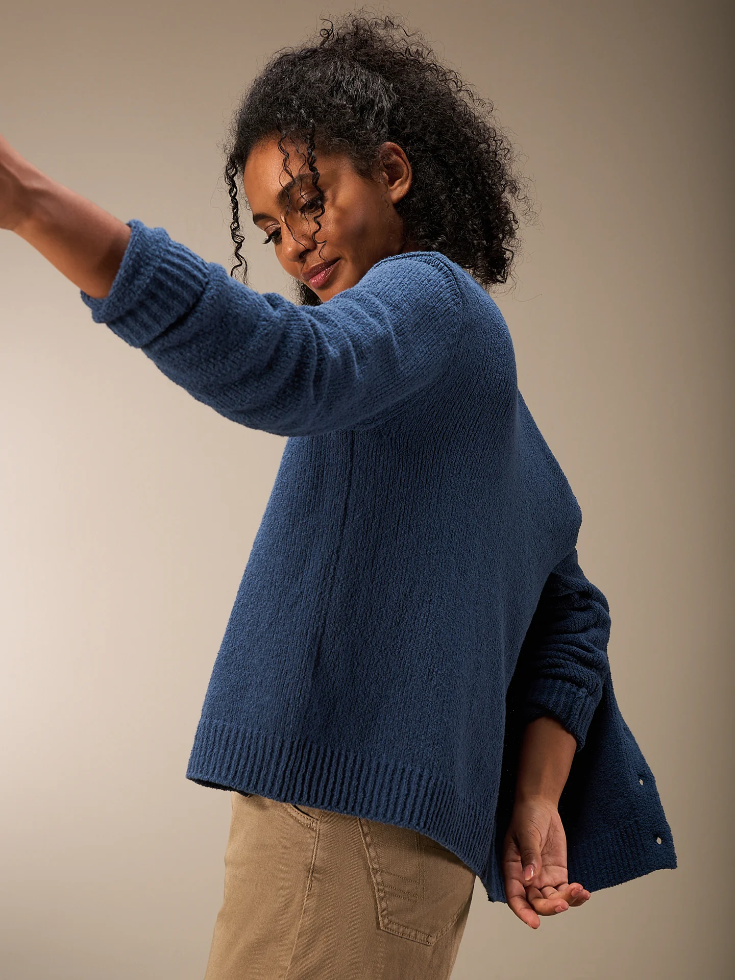 Strickjacke mit Knopfverschluss - Image 4