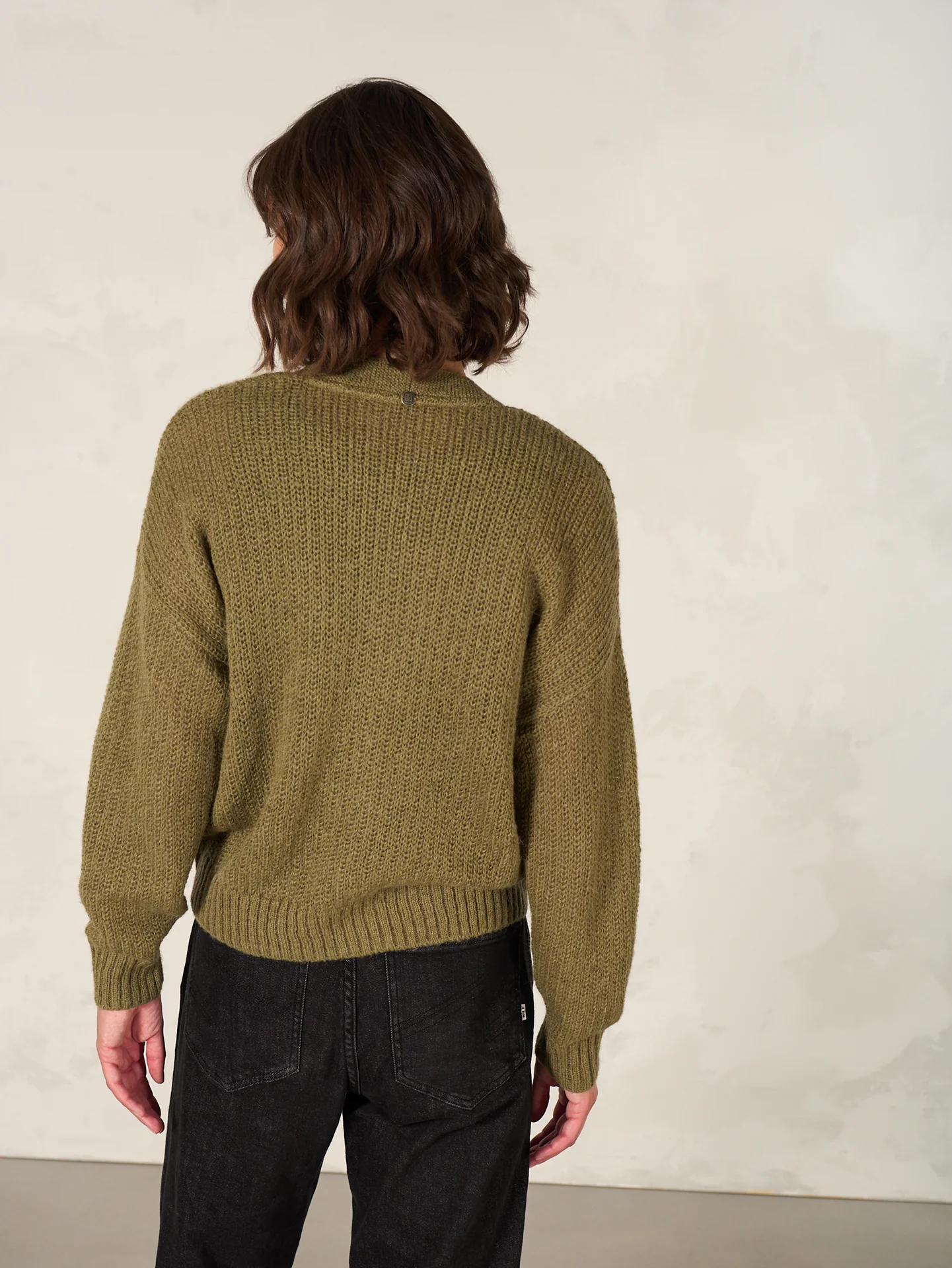 Strickjacke mit Knopfverschluss - Image 8