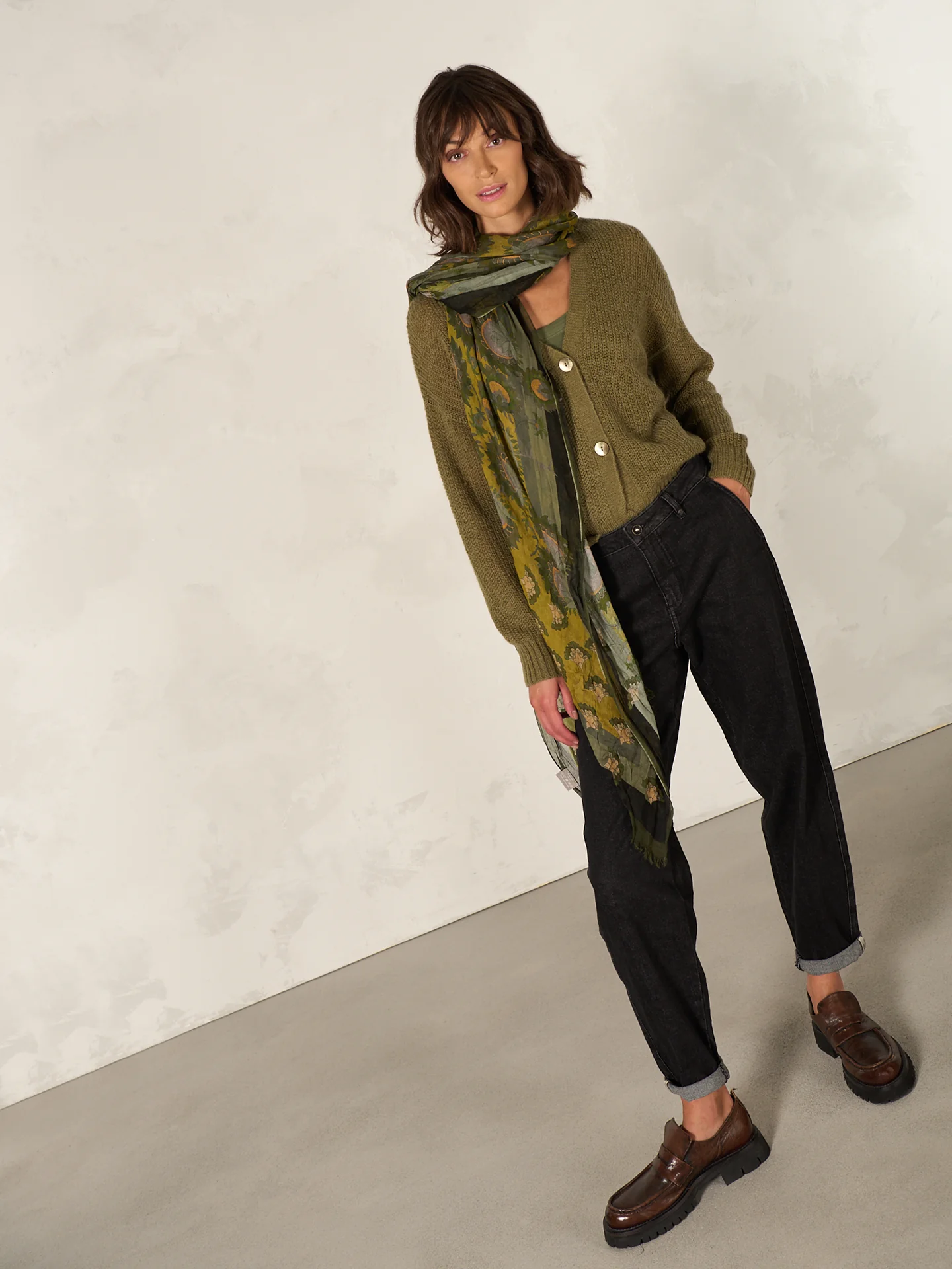 Strickjacke mit Knopfverschluss - Image 9