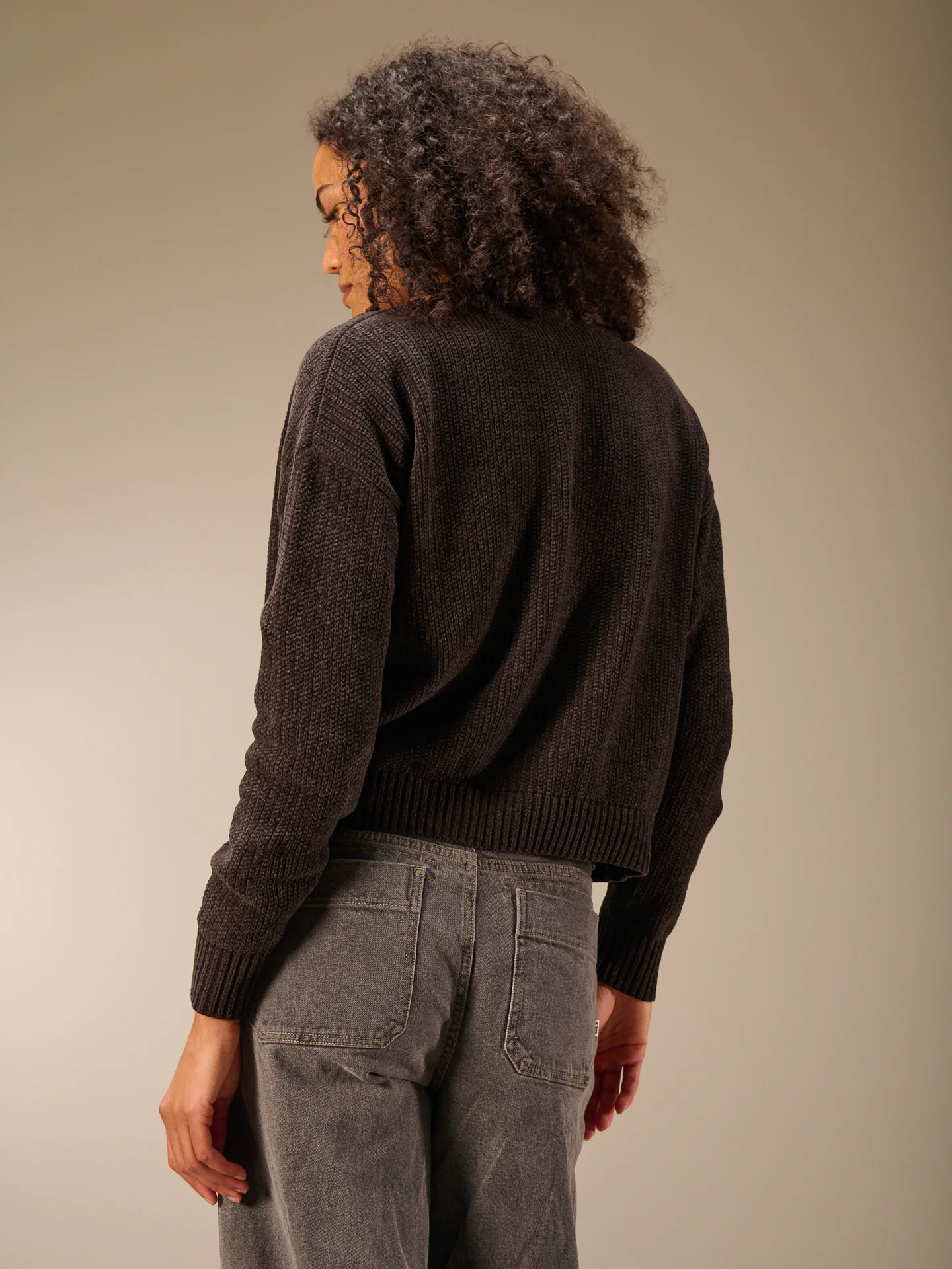 Strickjacke mit V-Ausschnitt - Image 10