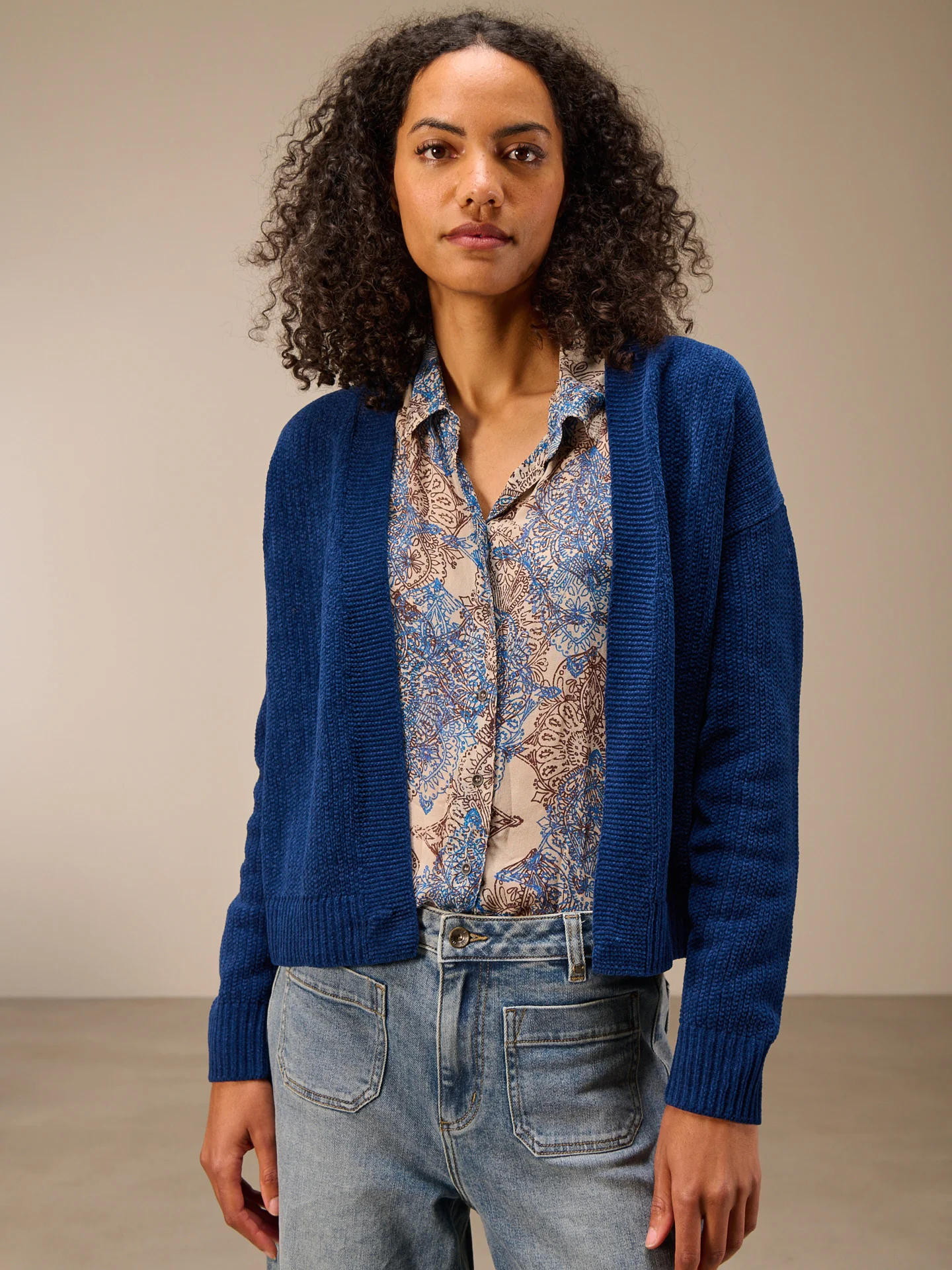 Strickjacke mit V-Ausschnitt - Image 4