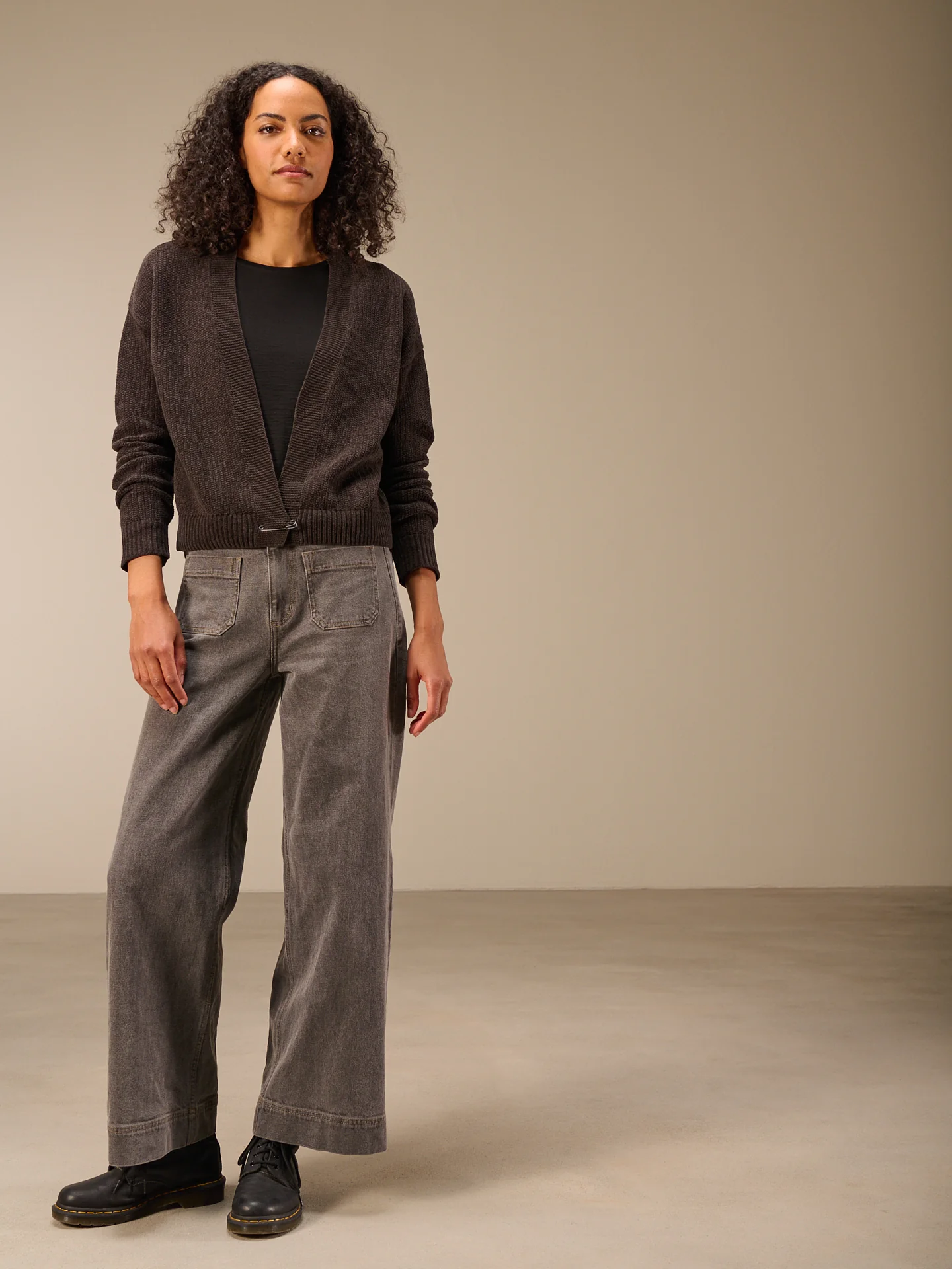 Strickjacke mit V-Ausschnitt - Image 8