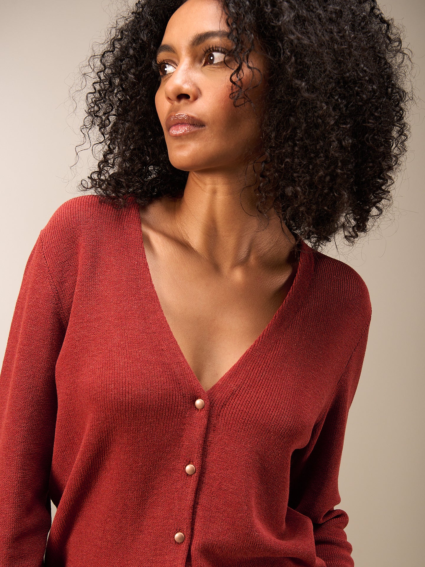 Strickjacke mit V-Ausschnitt - Image 23