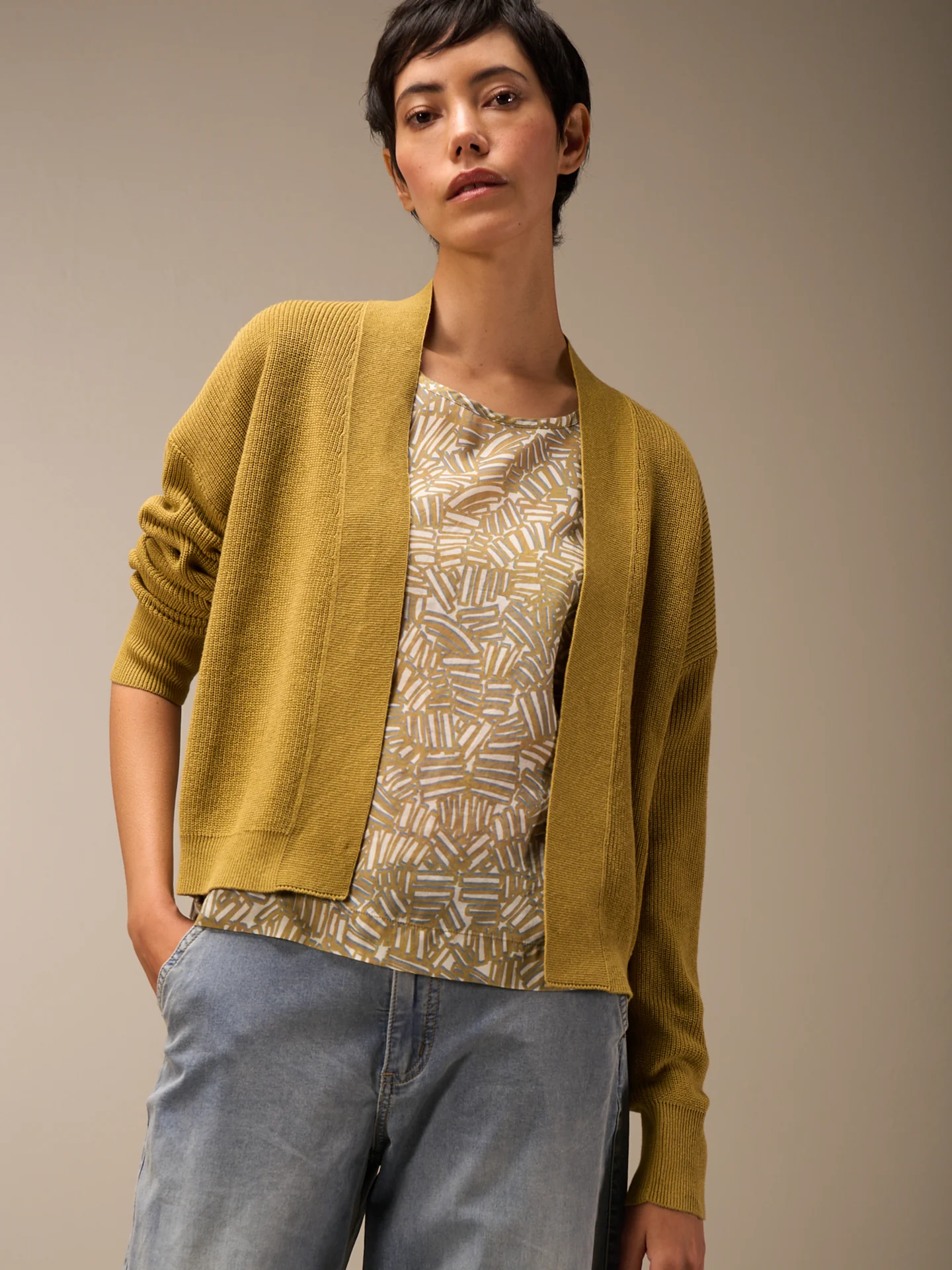 Strickjacke mit V-Ausschnitt - Image 3