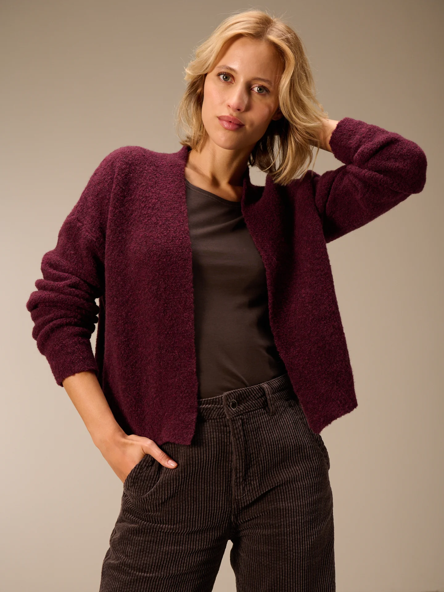 Strickjacke  mit Wolle - Image 7