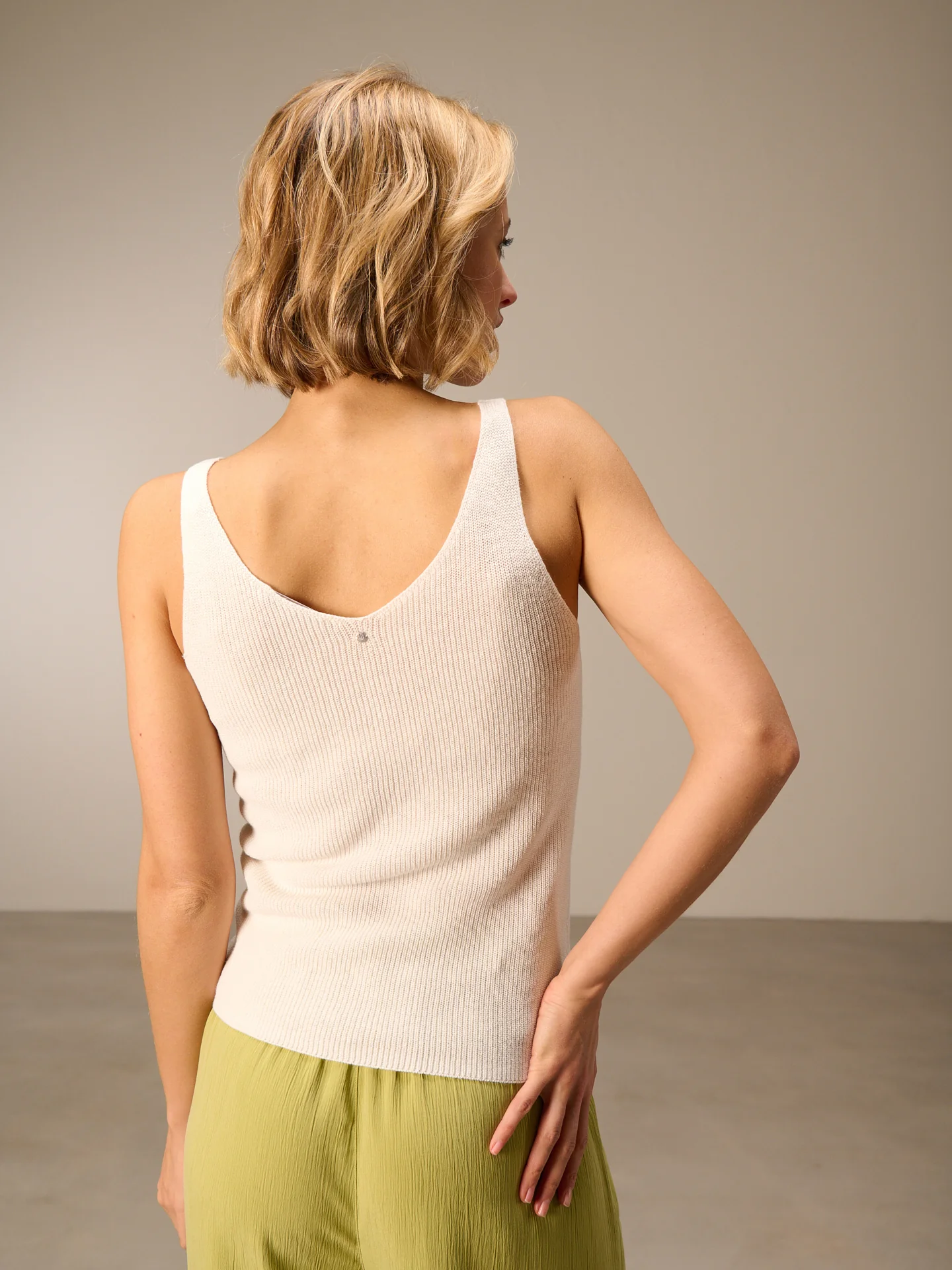 Top mit V-Ausschnitt - Image 14